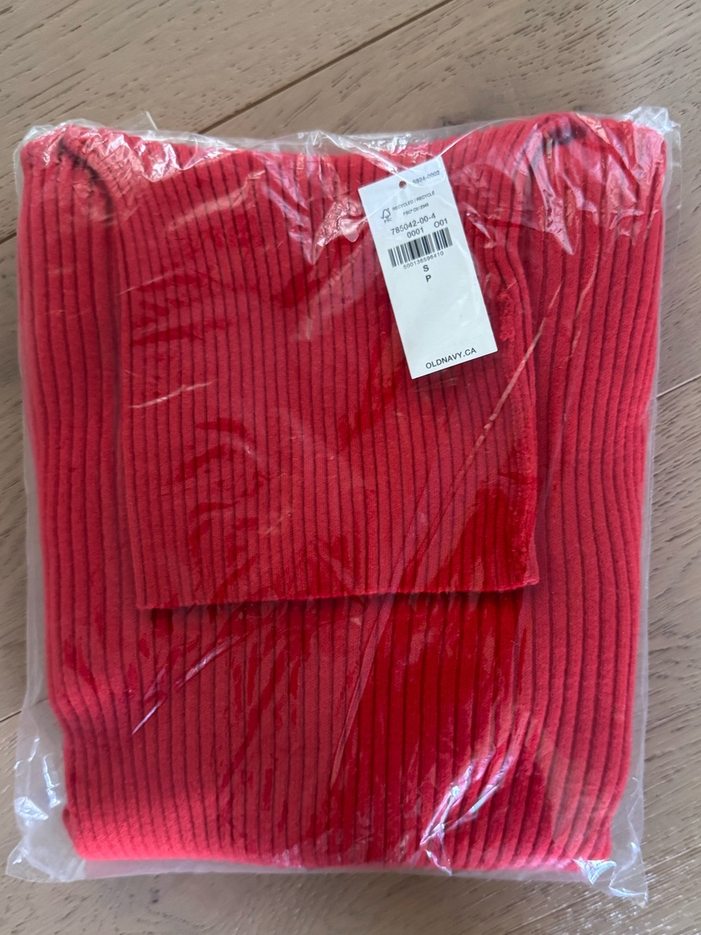 Old Navy Ribbed Long-Sleeve Turtleneck – Red – Size Small – NWT